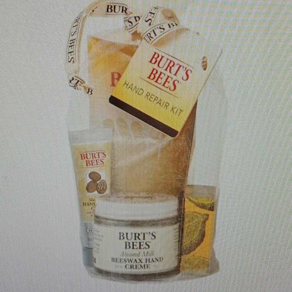 Burt's Bees Hand Repair Kit- 3 hand creams plus gloves NEW
